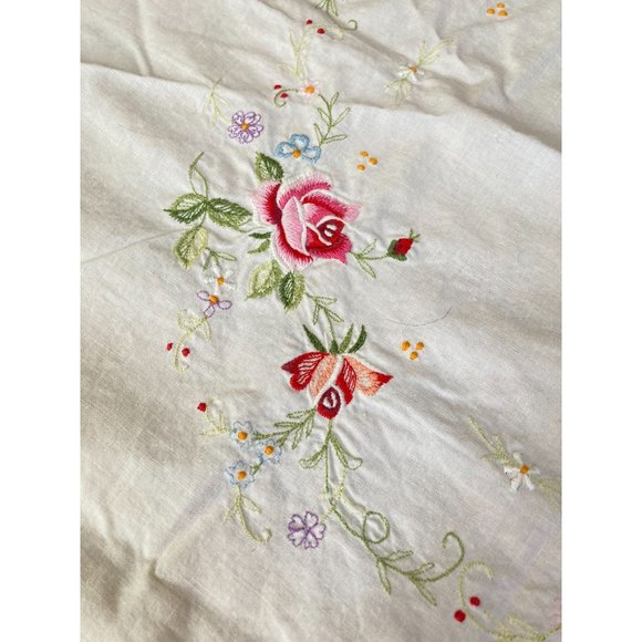 Small Vintage Square Rose Floral Hand Embroidered Alter Table Cloth 32" x 32" - Picture 3 of 6